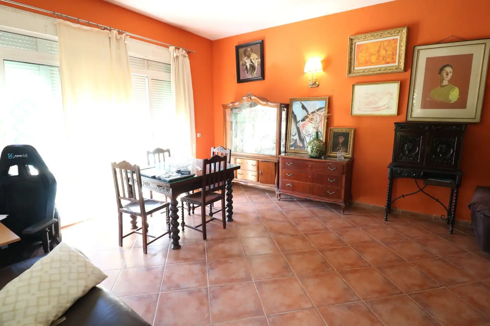 Sala de estar de Casa o chalet en venta en Dos Hermanas con Aire acondicionado, Calefacción y Jardín privado