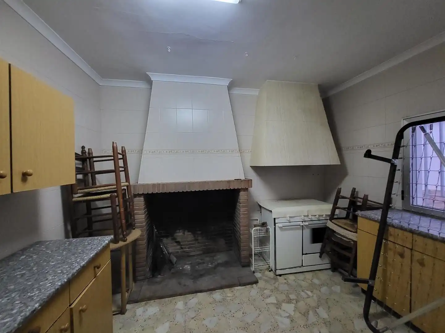 Cuina de Casa o xalet en venda en Sisante amb Calefacció, Terrassa i Moblat