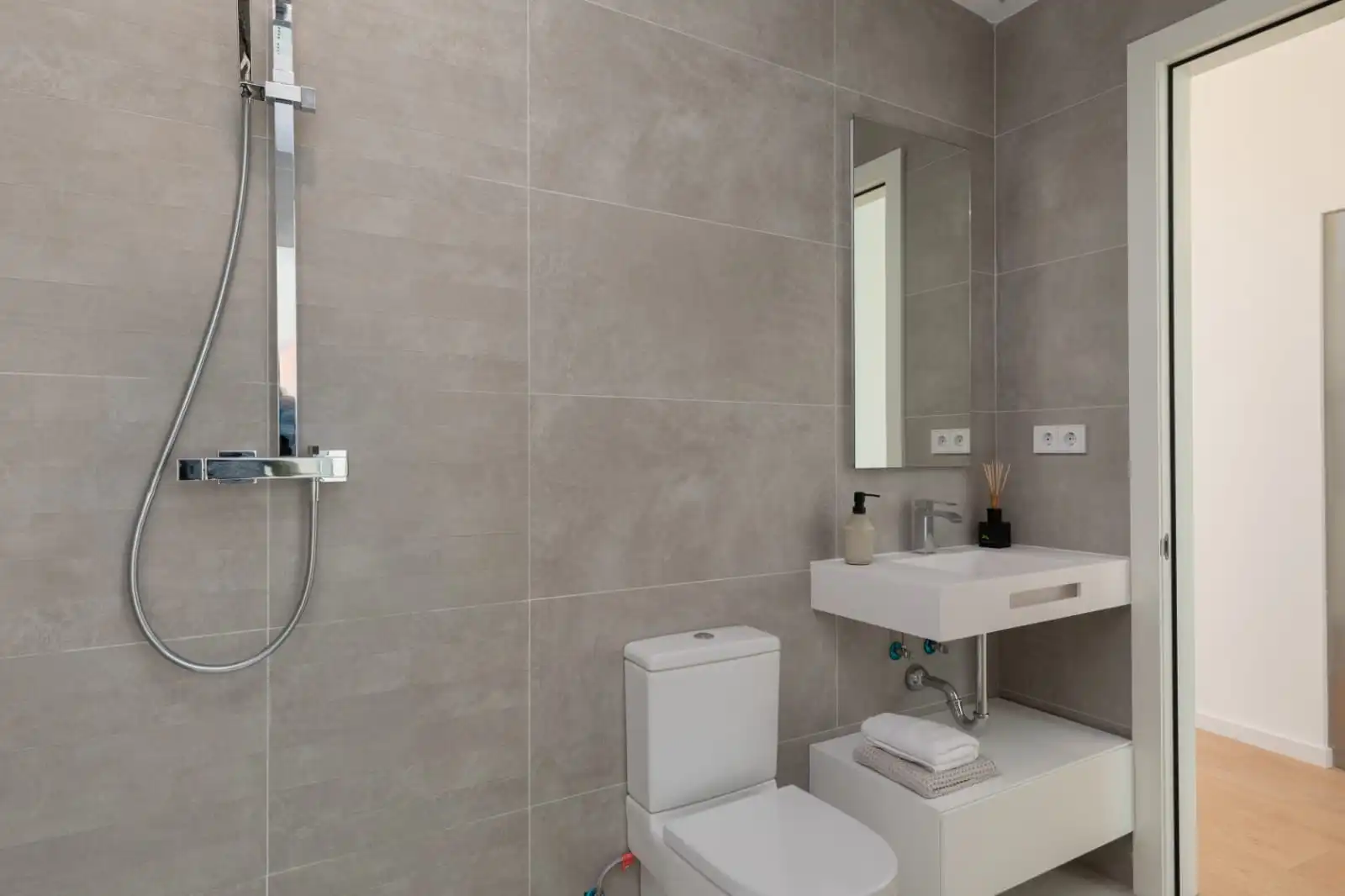 Badezimmer von Haus oder Chalet zum Verkauf in Sitges mit Klimaanlage, Heizung und Privatgarten