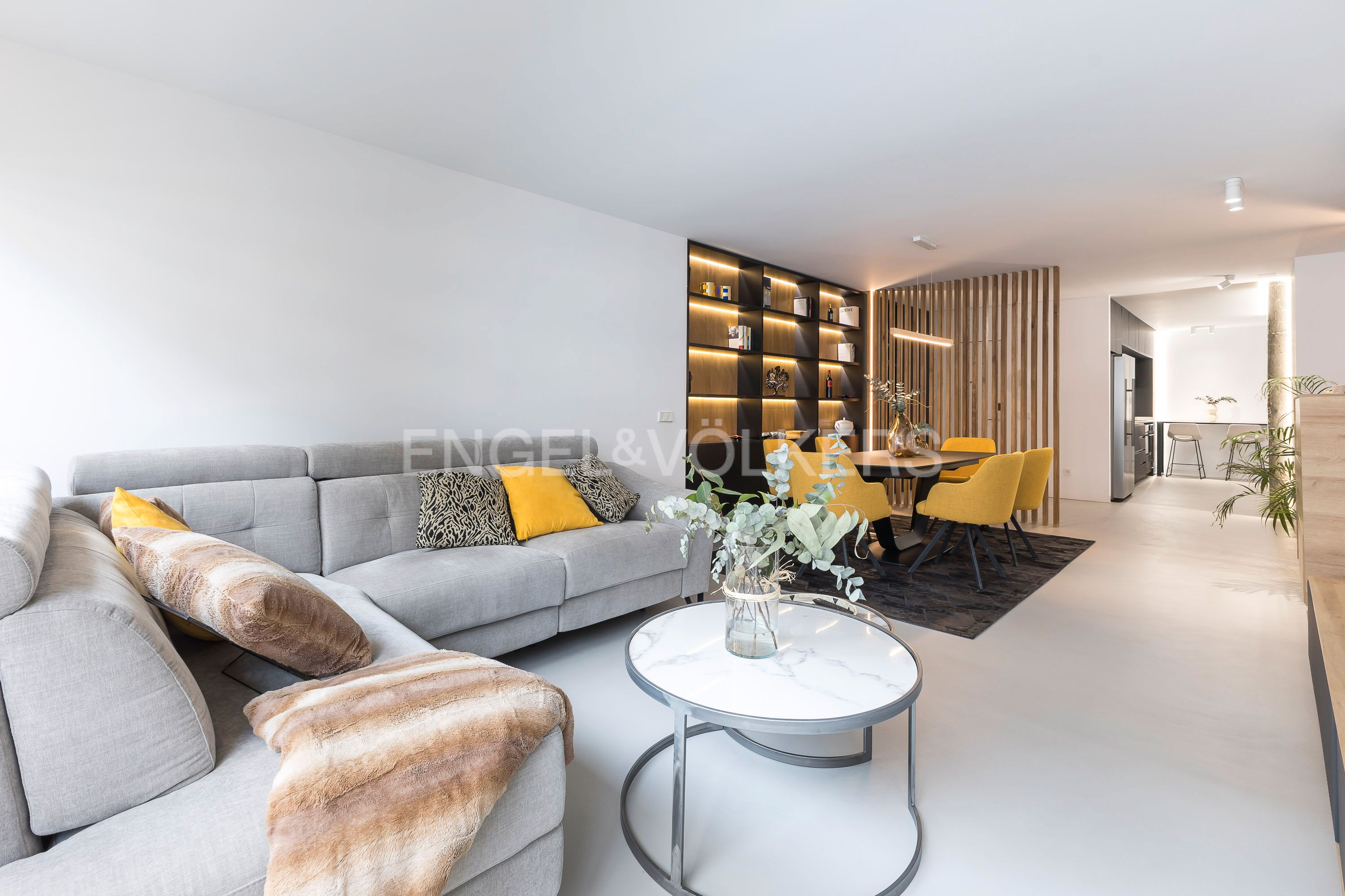 Sala d'estar de Apartament de lloguer en  Madrid Capital amb Aire condicionat, Calefacció i Jardí privat