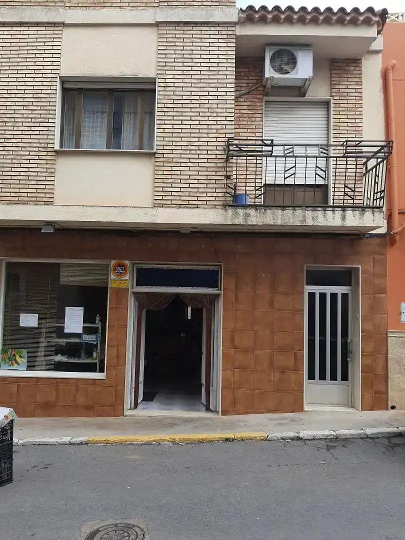 Vista exterior de Casa adosada en venda en Chella amb Aire condicionat, Traster i Balcó