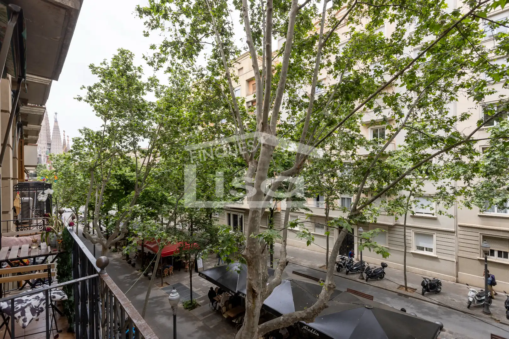 Terrassa de Pis en venda en Barcelona amb Balcó