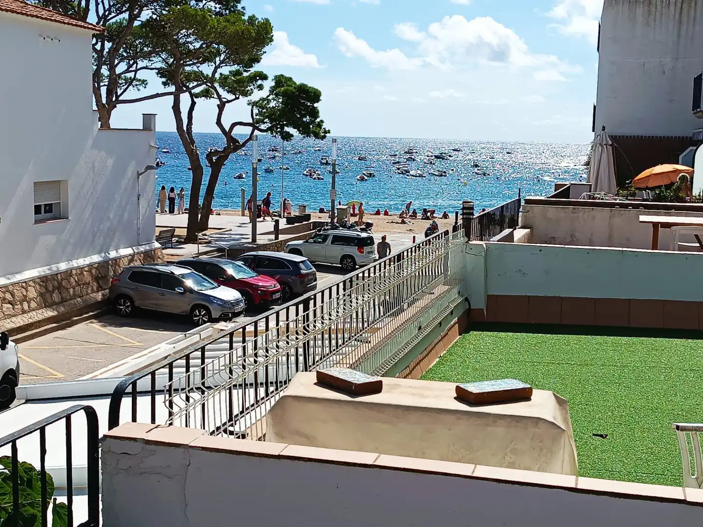 Vista exterior de Edifici en venda en Palafrugell
