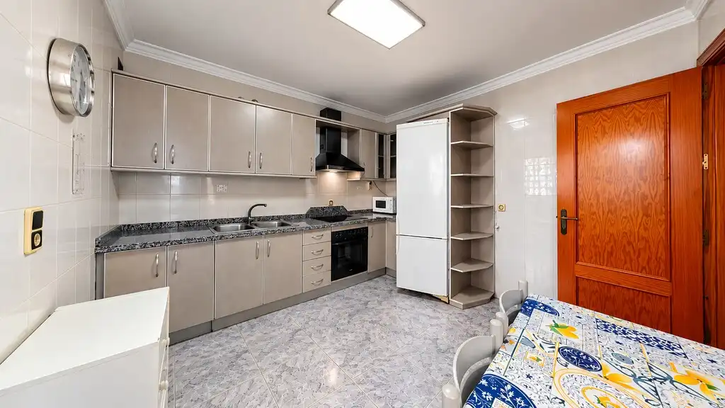 Cocina de Casa adosada en venta en Vélez-Málaga con Amueblado