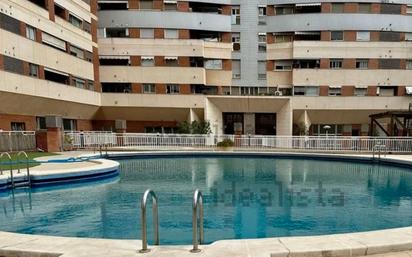 Swimming pool of Flat for sale in  Valencia Capital  with Terrace, Furnished and Oven