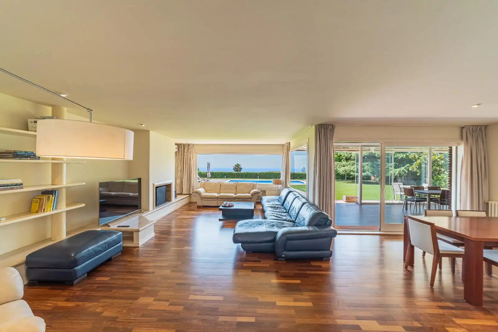 Sala de estar de Casa o chalet en venta en Sant Vicenç de Montalt con Aire acondicionado, Calefacción y Jardín privado
