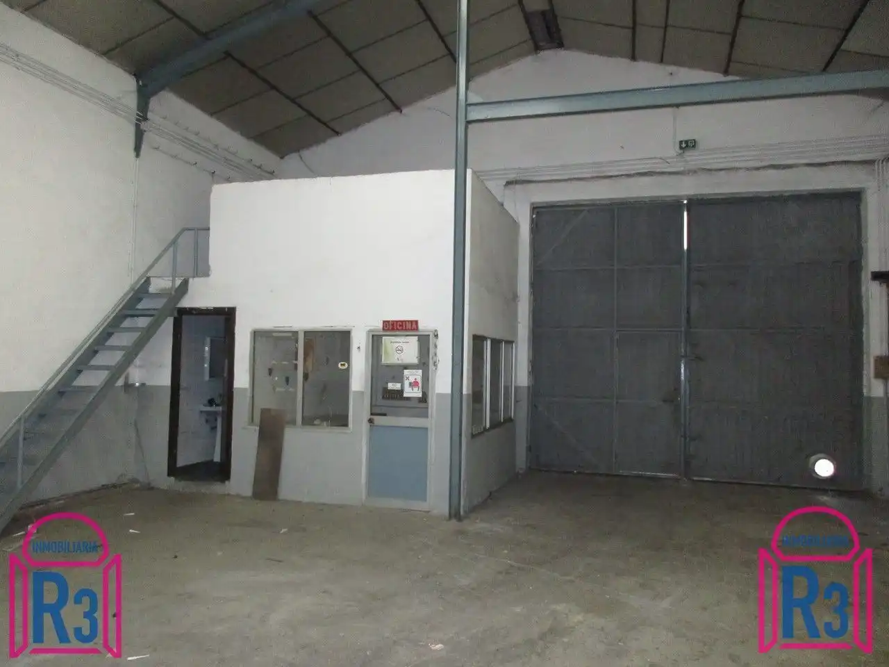 Fabrikhallen zum Verkauf in Santovenia de la Valdoncina