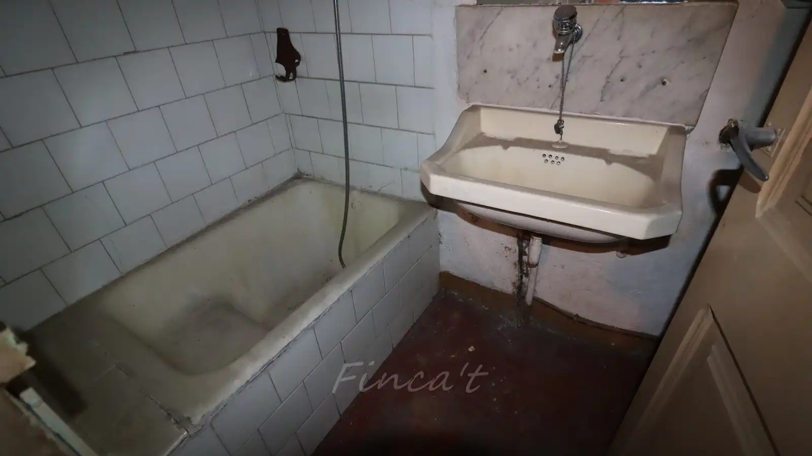 Badezimmer von Gebäude zum Verkauf in Moià