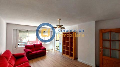 Piso con cuatro dormitorios y garaje en San José