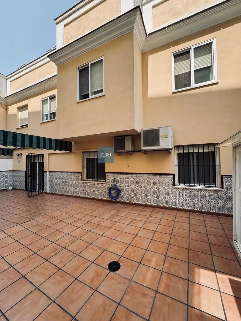 Exterior view of Flat for sale in Sanlúcar de Barrameda  with Air Conditioner, Heating and Parquet flooring