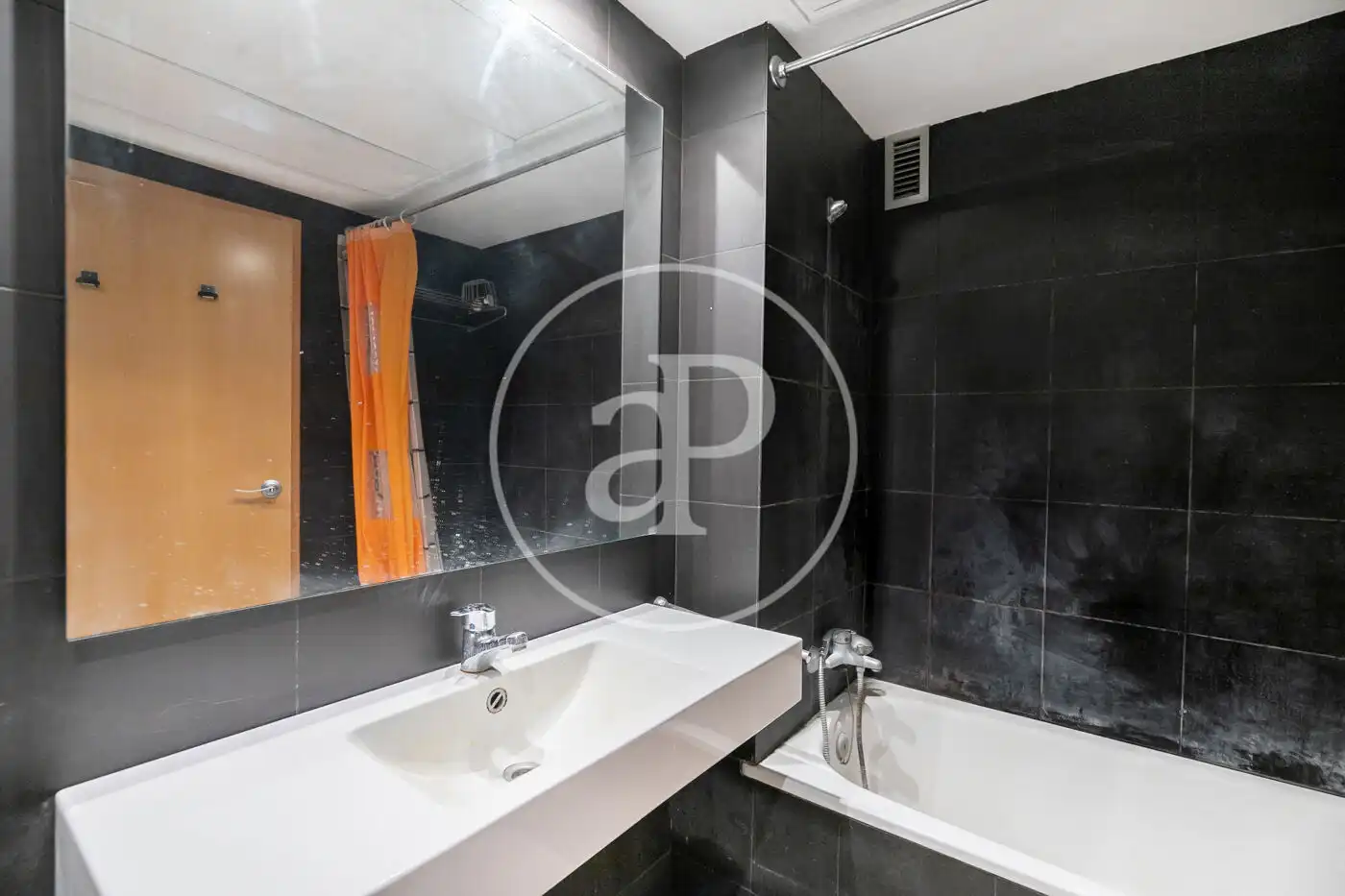 Baño de Piso en venta en Barcelona con Aire acondicionado y Calefacción