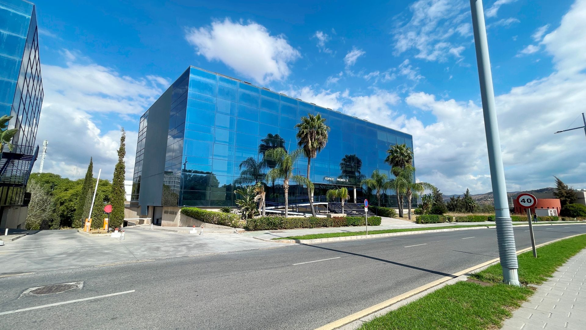 Exterior view of Office for sale in Málaga Capital  with Air Conditioner