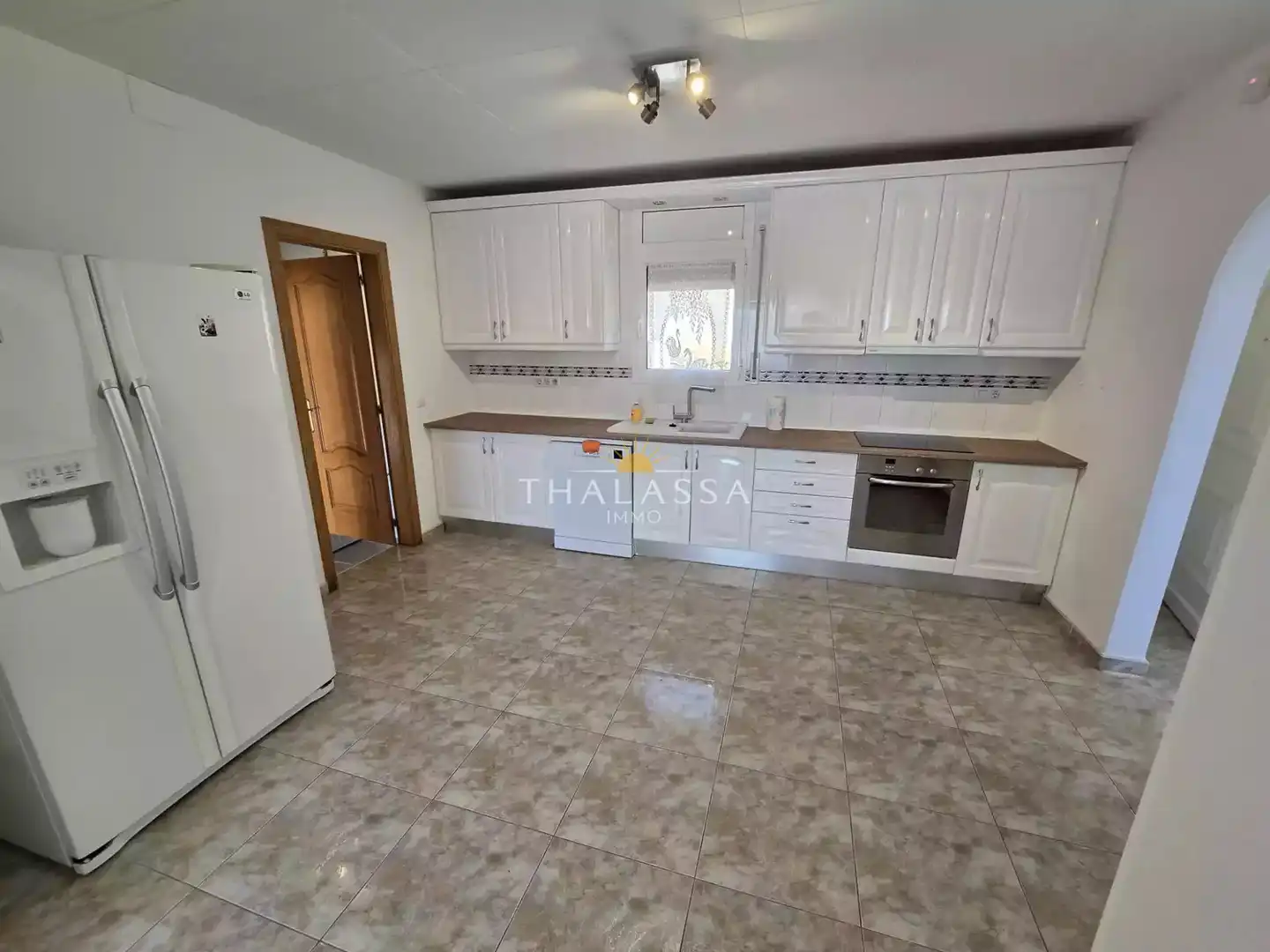 Cuina de Casa o xalet en venda en Pau amb Aire condicionat, Calefacció i Jardí privat