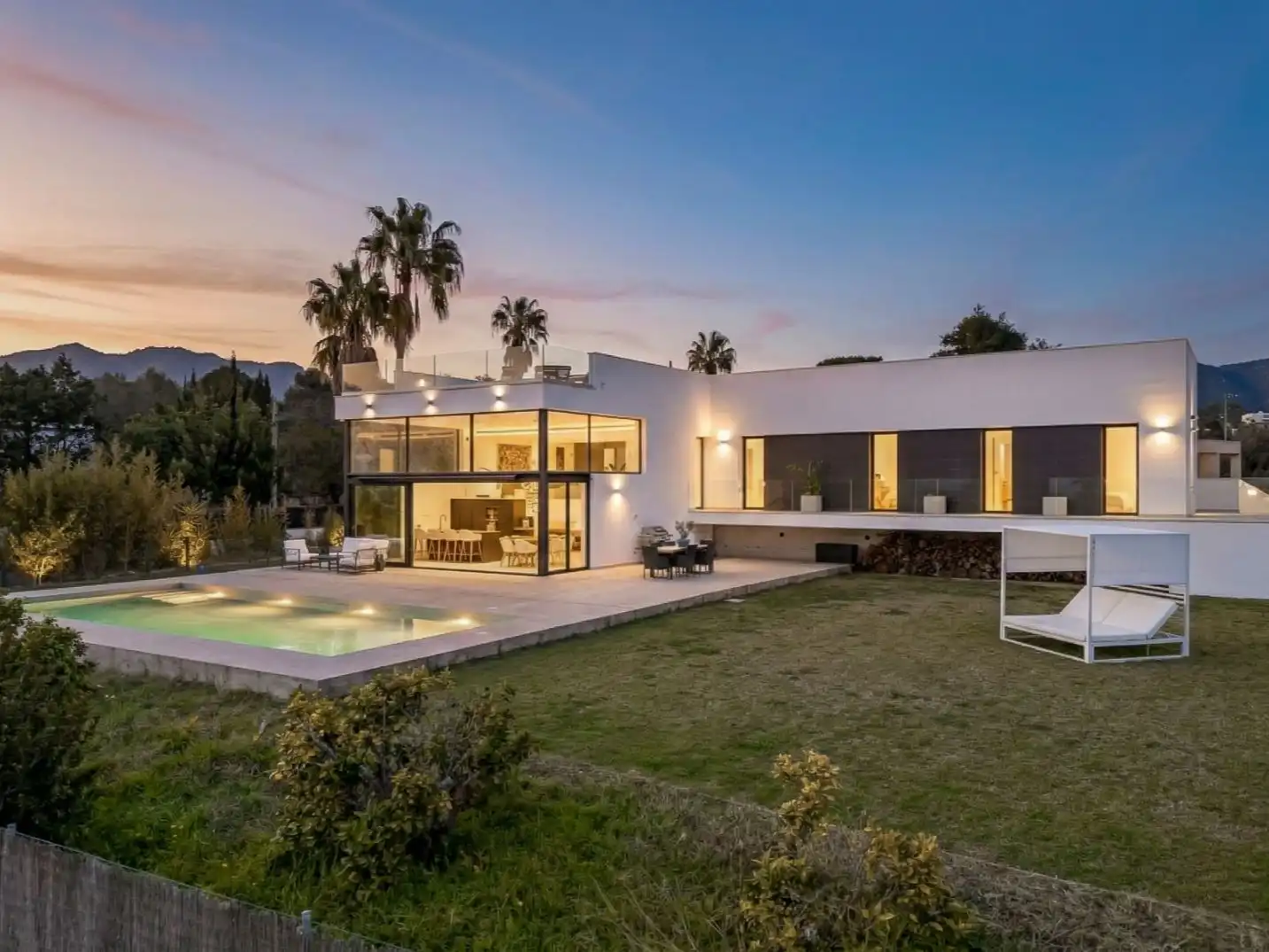 Chalet con piscina en venta en Carrer des Pi 15
