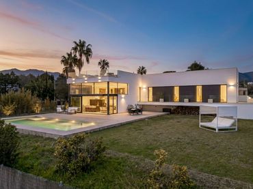 Villa con piscina in vendita a Carrer des Pi 15