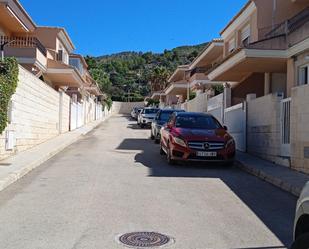 Vista exterior de Casa adosada en venda en Benidorm amb Aire condicionat, Terrassa i Balcó