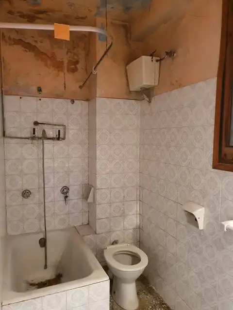 Bany de Casa adosada en venda en Castellnovo amb Terrassa, Traster i Balcó