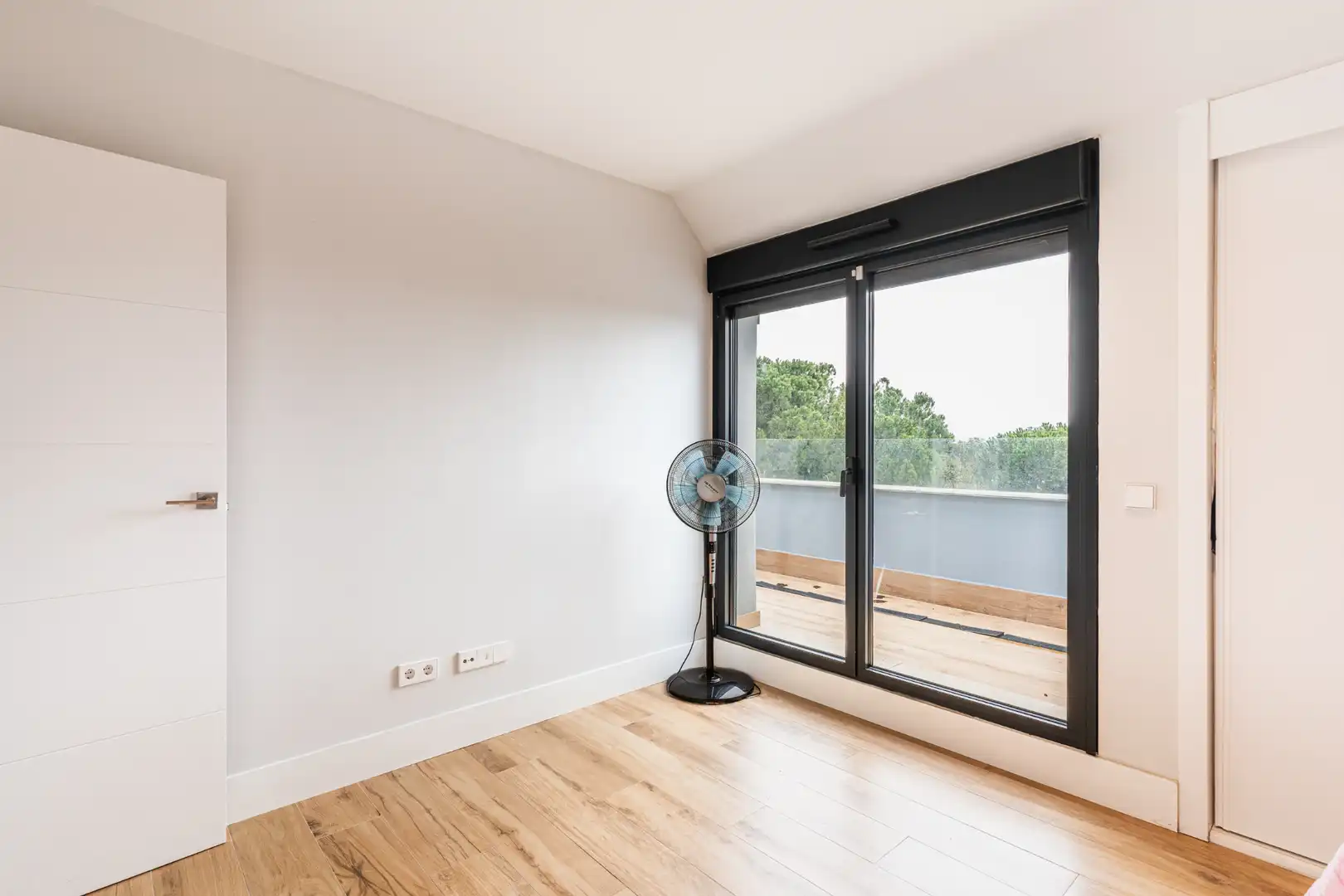 Habitación de Ático en venta en Las Rozas de Madrid con Aire acondicionado, Calefacción y Jardín privado