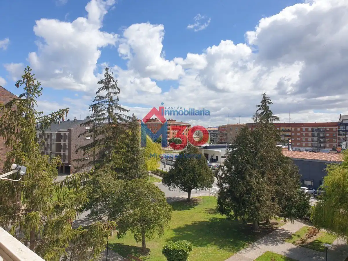Piso en venta en Miranda de Ebro con Calefacción, Parquet y Terraza