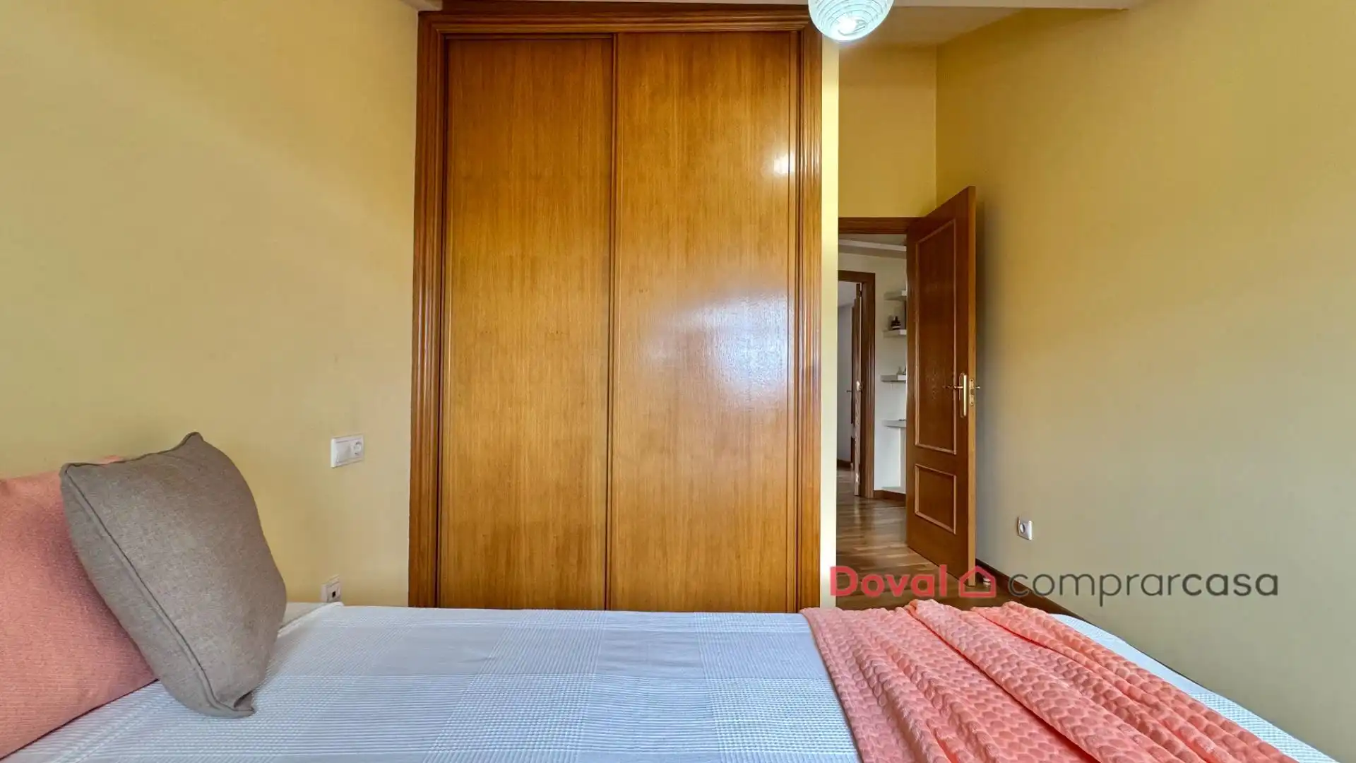 Schlafzimmer von Wohnung zum Verkauf in Tui mit Heizung, Abstellraum und Möbliert