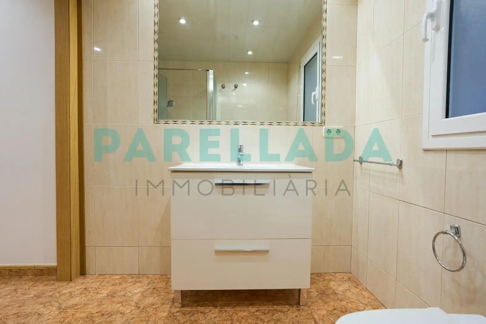 Bathroom of Flat for sale in Badalona