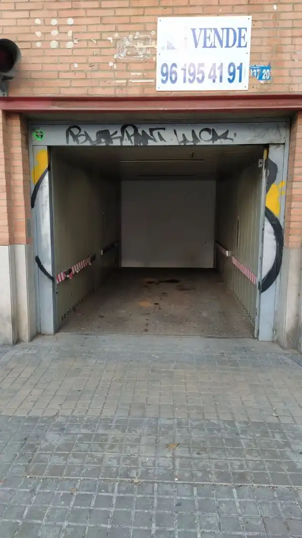 Individual amb ascensor en venda a Carrer dels Sants Just i Pastor 2, imagen 12