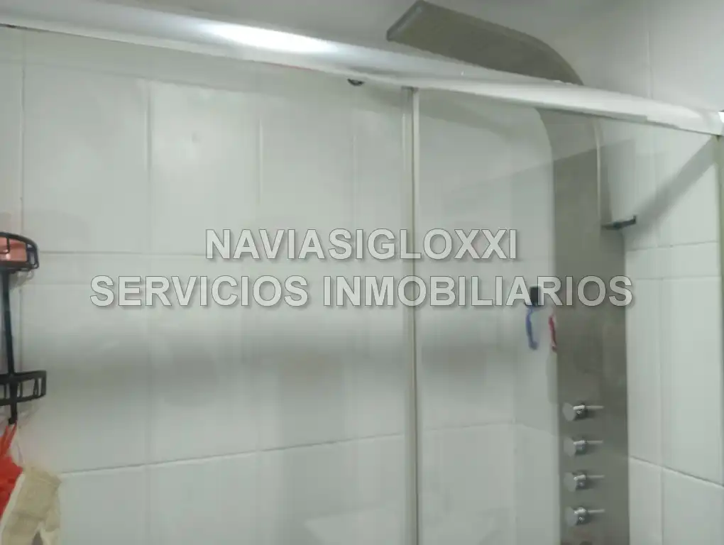Baño de Piso en venta en Redondela con Calefacción y Amueblado