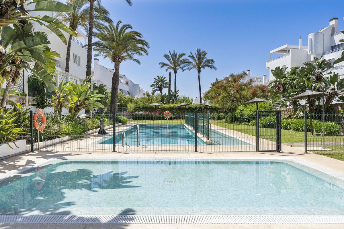 Piscina de Planta baja en venta en Mijas con Aire acondicionado, Calefacción y Jardín privado