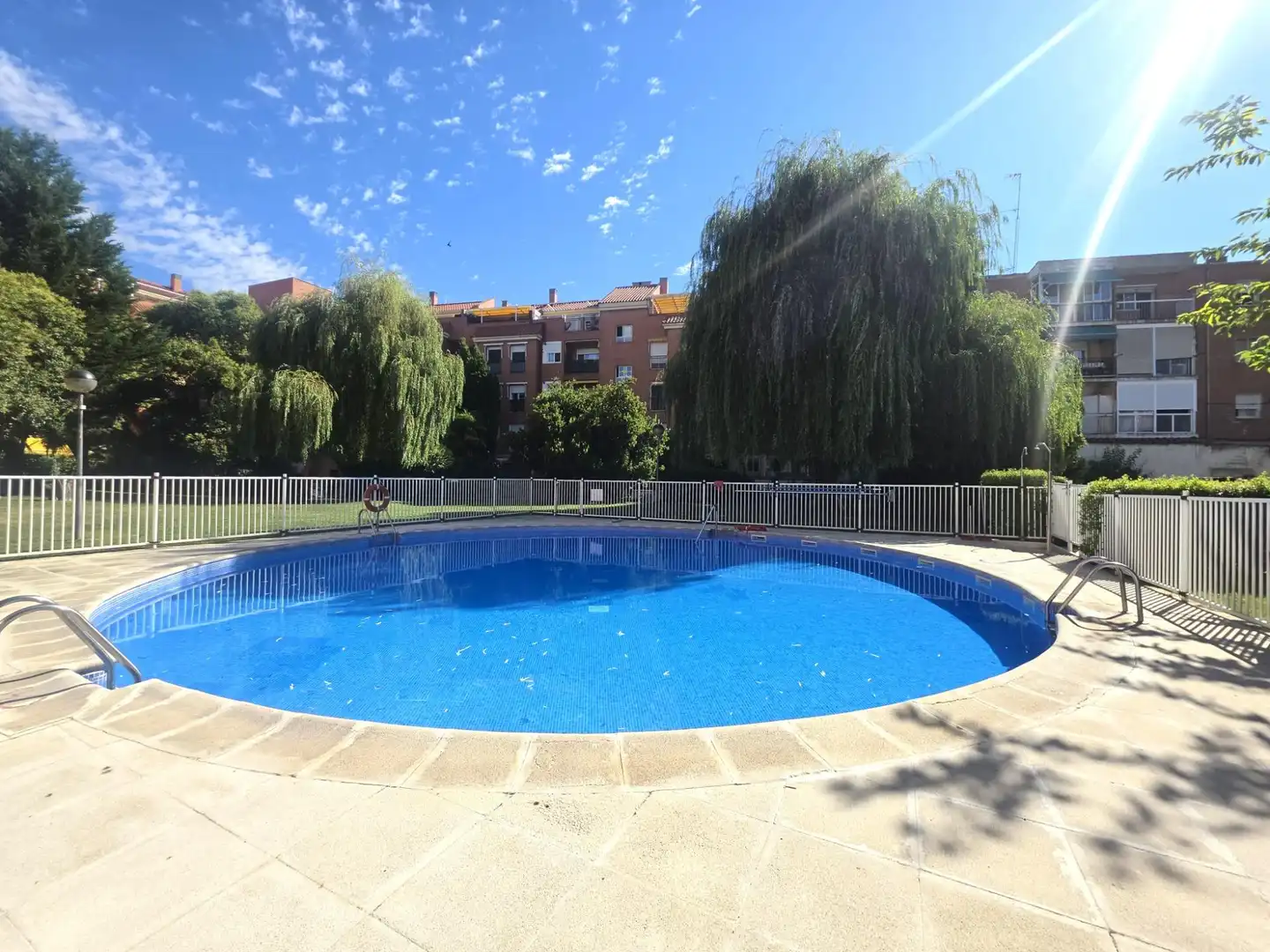 Piscina de Planta baixa en venda en Valdemoro amb Calefacció, Parquet i Terrassa