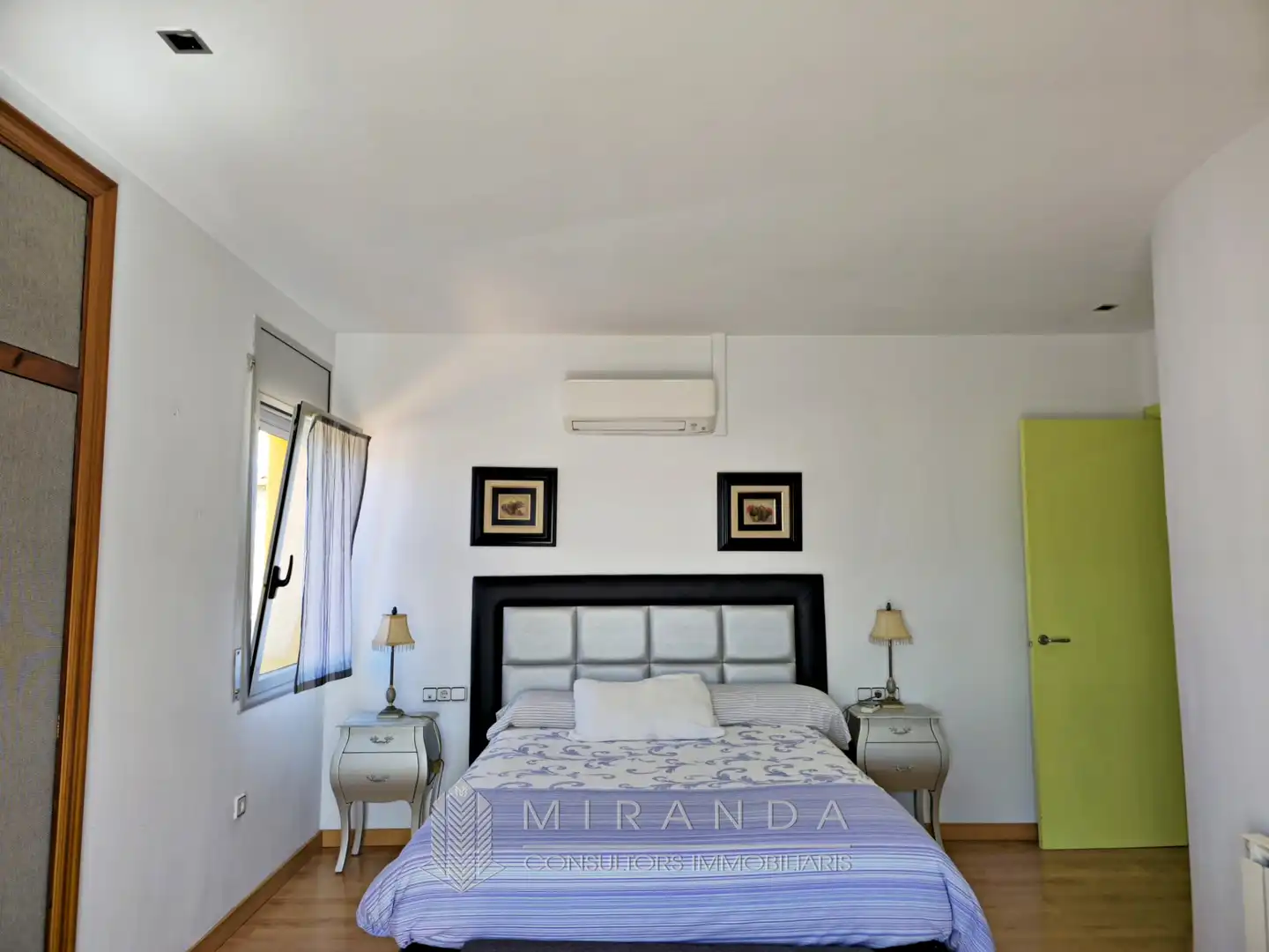 Habitación de Casa adosada de alquiler con opción a compra en Breda con Aire acondicionado, Calefacción y Parquet