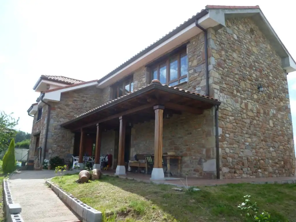 Haus zum Verkauf in Caserio Vallin