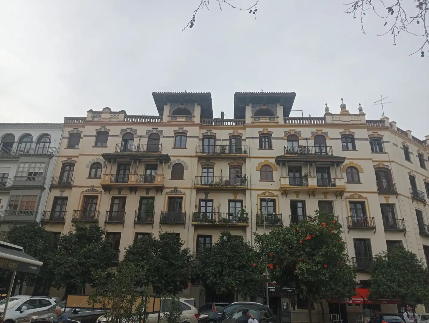 Außenansicht von Büro zur Miete in Sevilla