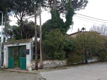 Vista exterior de Casa o xalet en venda en Laguna de Duero amb Calefacció, Jardí privat i Terrassa