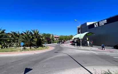 Vista exterior de Casa adosada en venda en Valdemoro amb Calefacció, Jardí privat i Terrassa