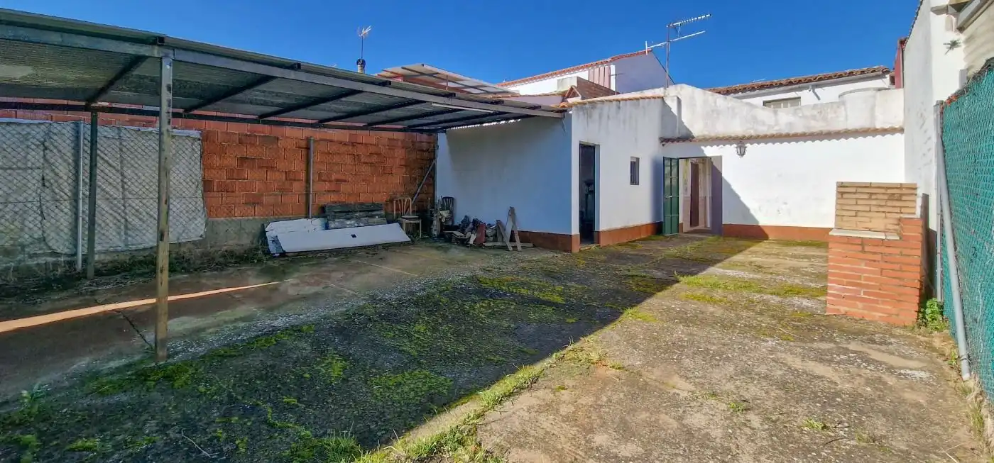 Vista exterior de Finca rústica en venta en Salvatierra de los Barros con Jardín privado, Terraza y Trastero