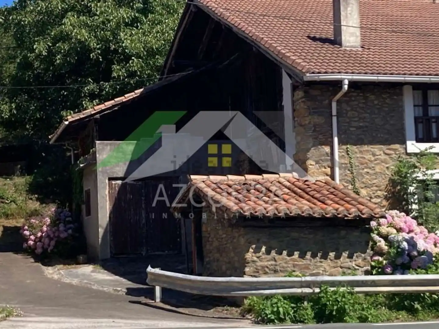 Vista exterior de Finca rústica en venda en Amoroto amb Jardí privat, Moblat i Balcó