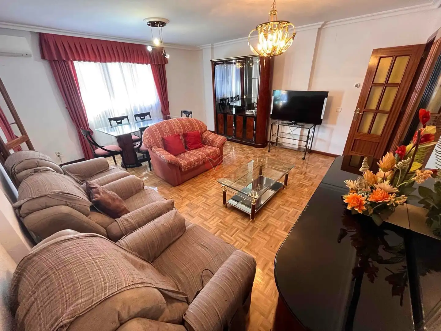 Sala de estar de Piso de alquiler en Cuenca con Aire acondicionado, Calefacción y Amueblado