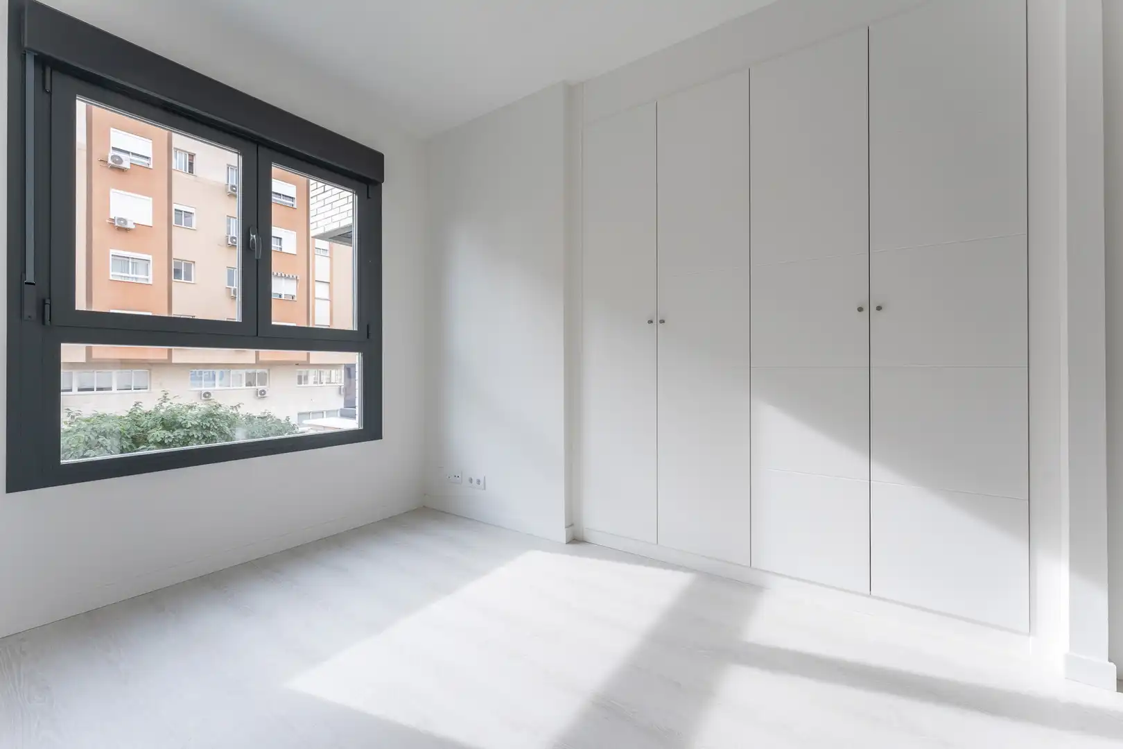 Bedroom of Flat for sale in Málaga  with Parquet flooring, Terrace and Storage room