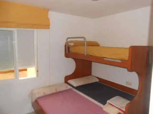 Schlafzimmer von Wohnungen zum Verkauf in Fuengirola mit Klimaanlage, Heizung und Privatgarten