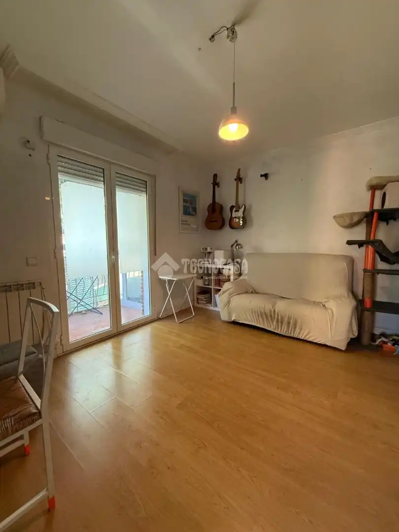 Living room of Flat for sale in Madrid  with Air Conditioner, Heating and Parquet flooring
