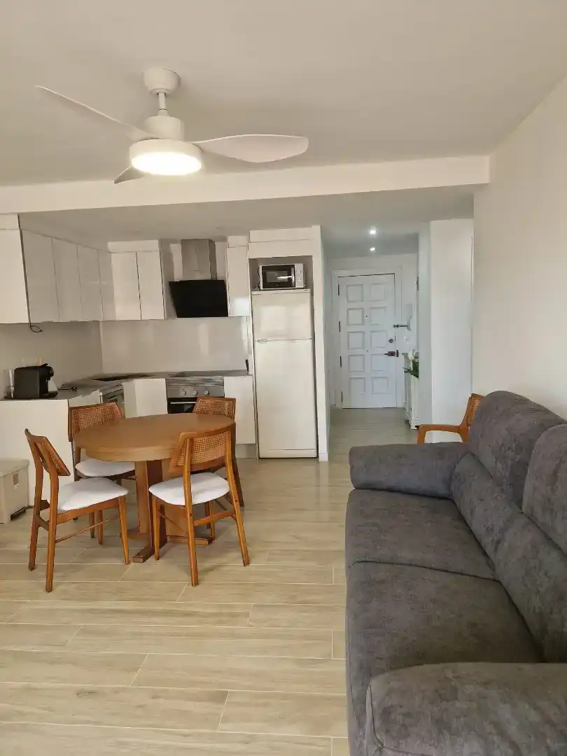 Cuina de Apartament de lloguer en Cullera amb Piscina i Balcó
