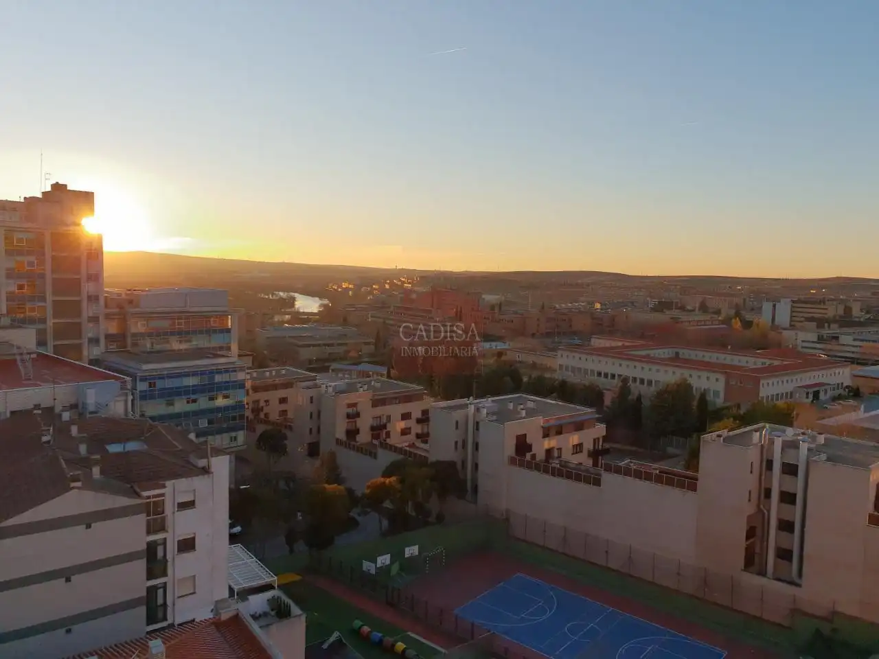 Vista exterior de Àtic en venda en Salamanca amb Calefacció, Terrassa i Moblat