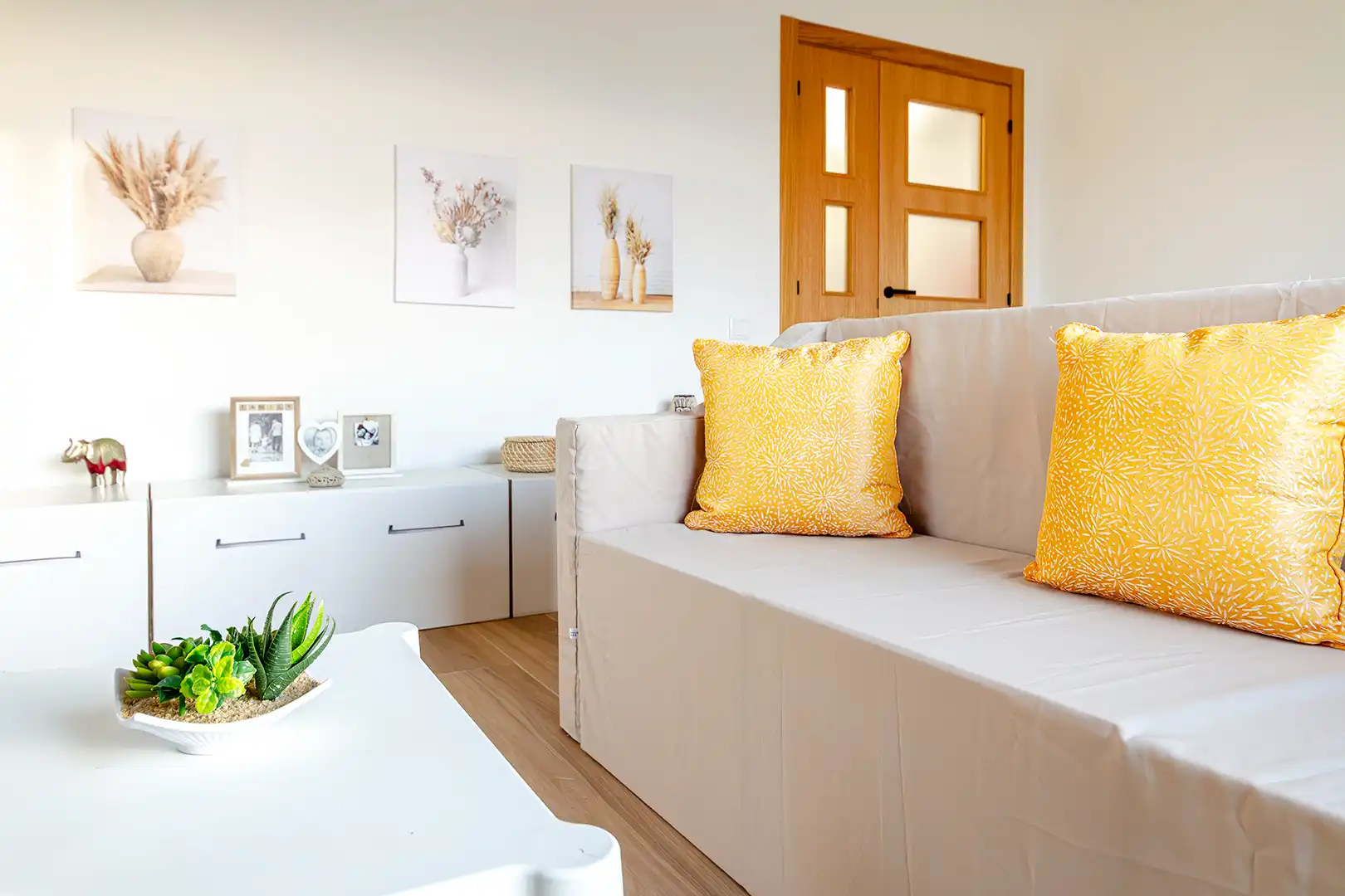 Sala de estar de Casa o chalet en venta en Castellví de Rosanes con Aire acondicionado, Calefacción y Jardín privado