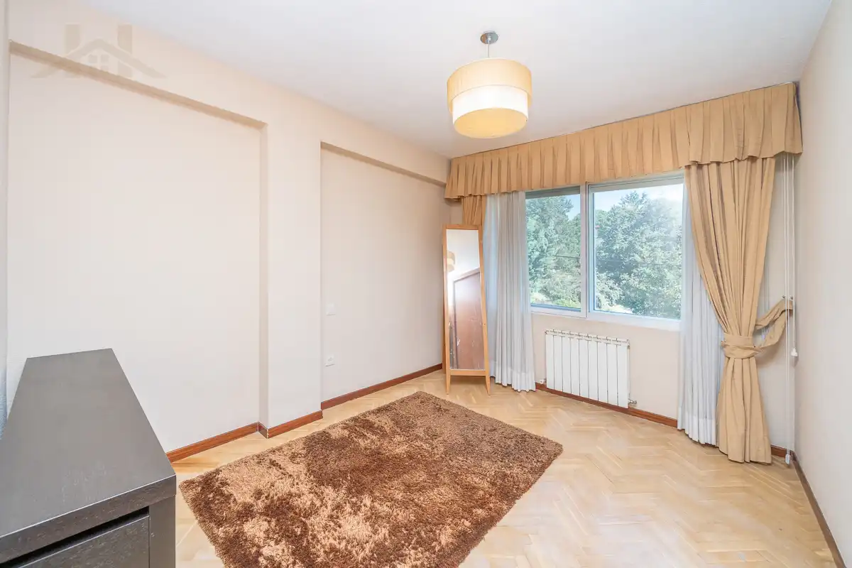 Habitación de Casa adosada en venta en Torrelodones con Aire acondicionado, Calefacción y Jardín privado