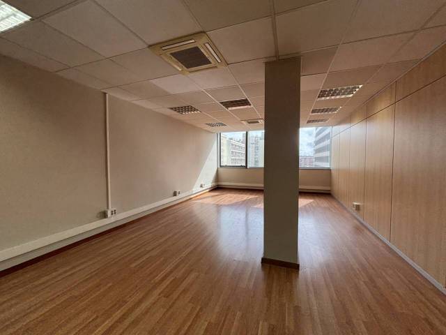 Oficina en Alquiler en gran via corts catalanes en La Bordeta