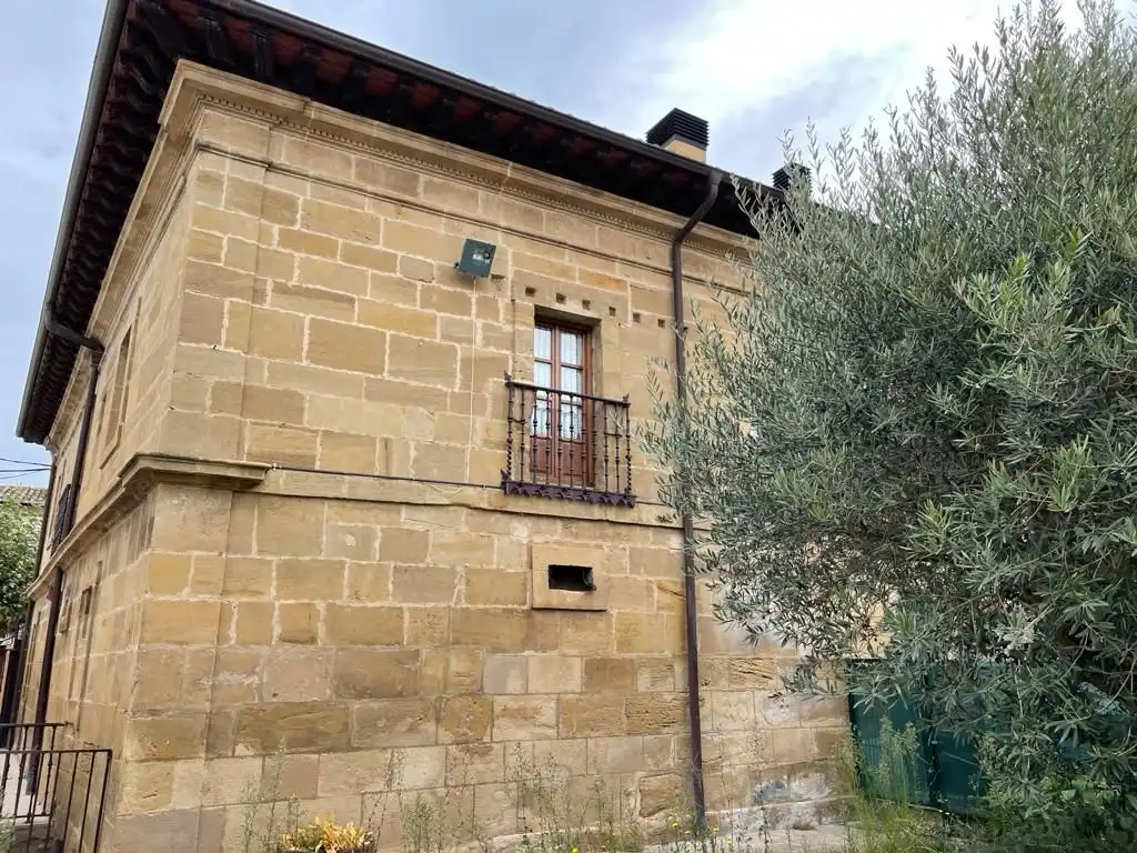 Country house zum Verkauf in Calle Mayor, Castañares de Rioja