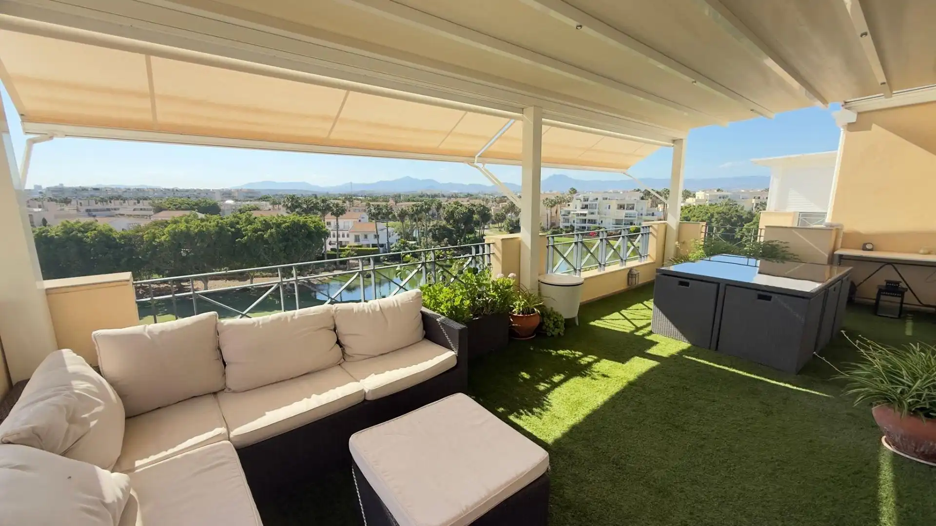 Terrassa de Àtic de lloguer en Alicante / Alacant amb Aire condicionat, Calefacció i Jardí privat