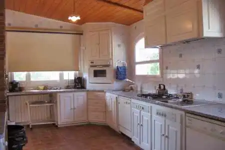 Cuina de Finca rústica en venda en Riudarenes amb Aire condicionat, Calefacció i Jardí privat