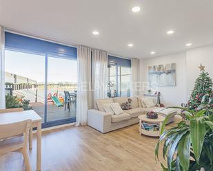 Living room of Attic for sale in Sant Cugat del Vallès  with Air Conditioner, Terrace and Swimming Pool