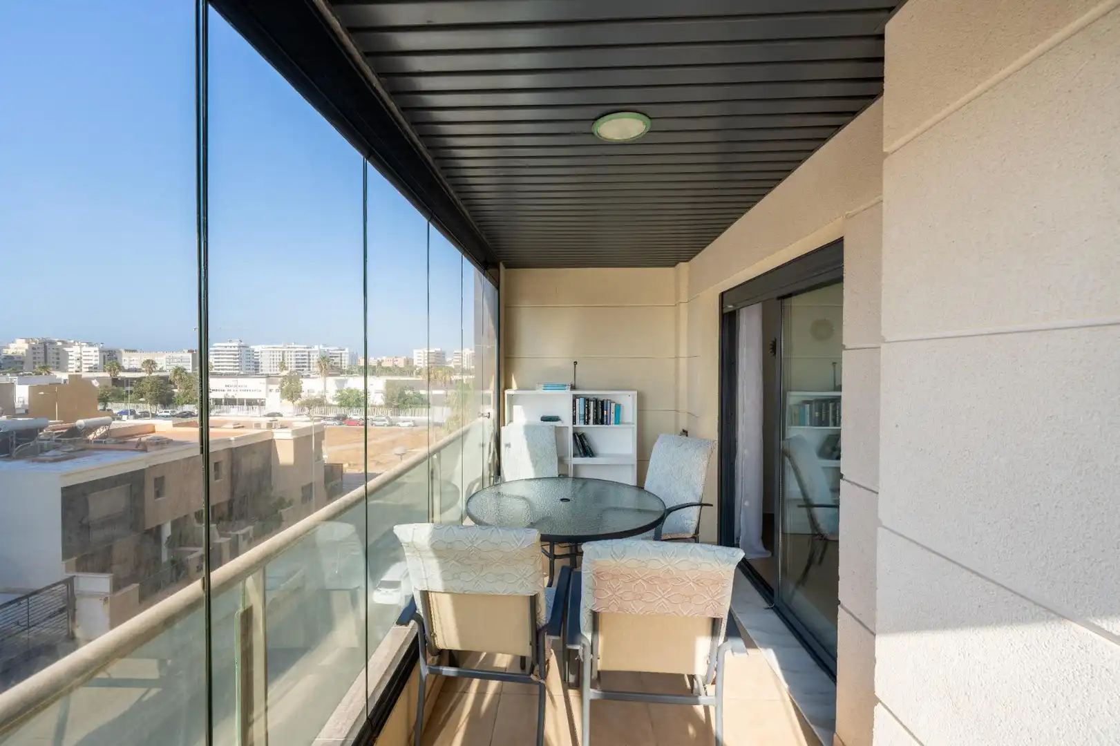 Terrassa de Pis en venda en Almería amb Aire condicionat, Traster i Piscina comunitària